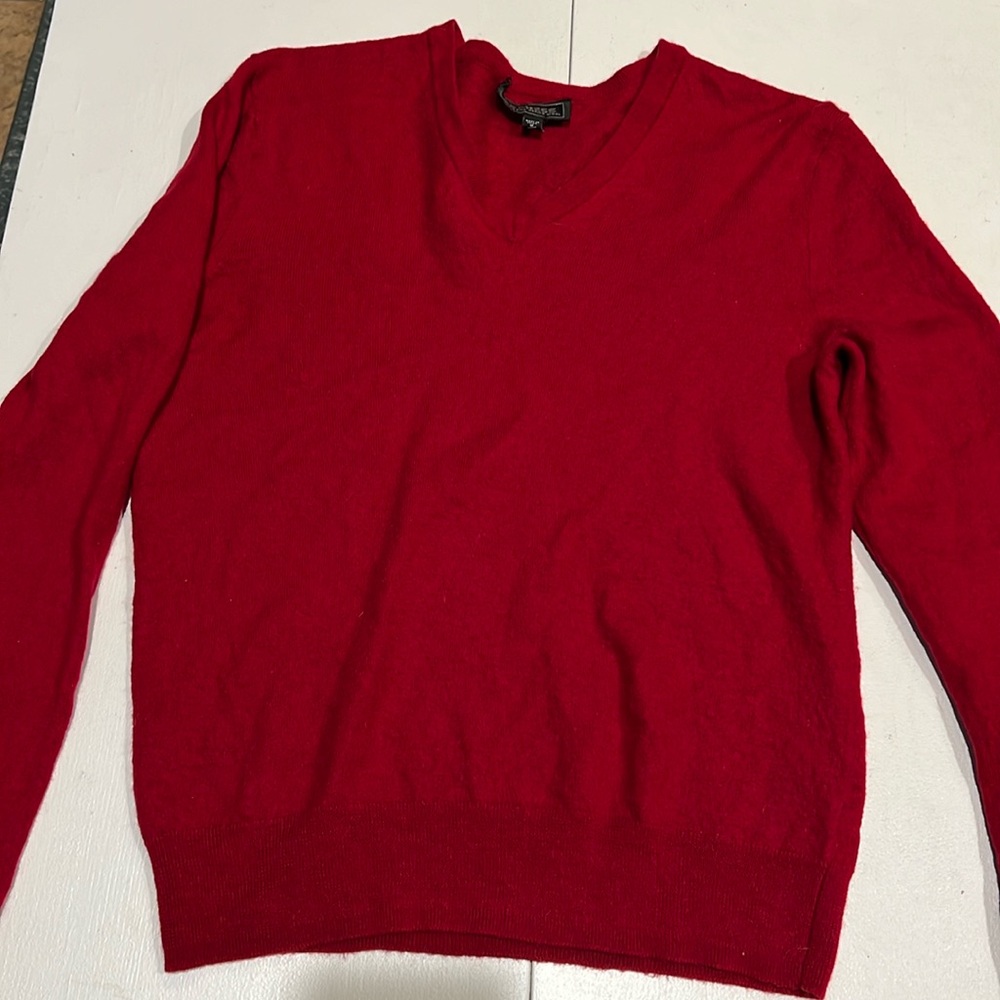 Express extra fine Marino wool V-neck sweater M